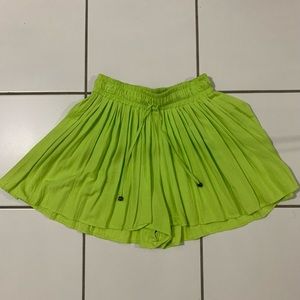 •Valija Green Saggy Short•